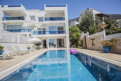 Villa Motion 1 by Akdenizvillam
