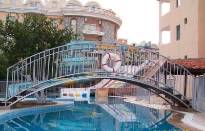 Club Caprice Suites