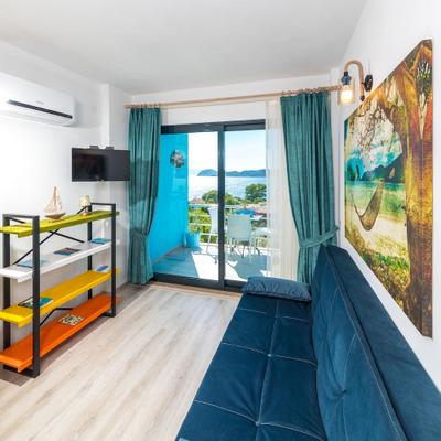 Derin Mavi Suit Butik Otel
