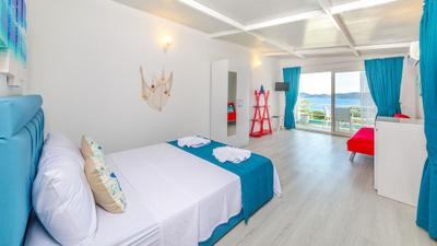 Derin Mavi Suit Butik Otel