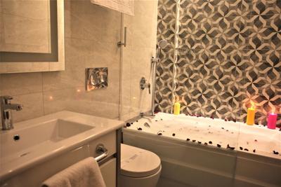 Random Premium Suit Otel