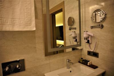 Random Premium Suit Otel