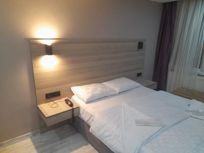 Moon Suit Otel