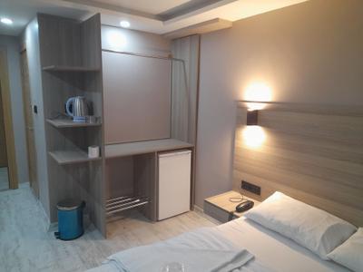 Moon Suit Otel