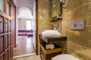 Defne Oldtown Suites