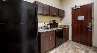Cobblestone Hotel & Suites - Victor