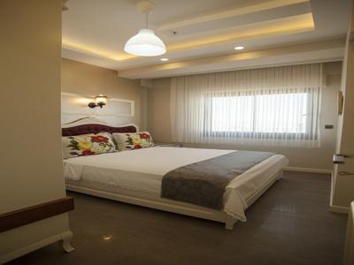 Lion Park Suits & Residence