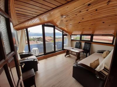 Moon House Apart
