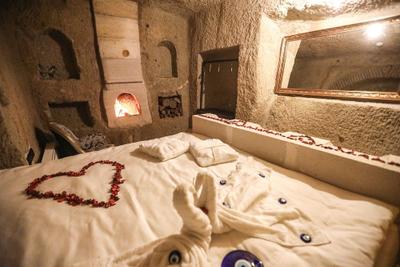 Mahperi Cappadocia Cave Suit
