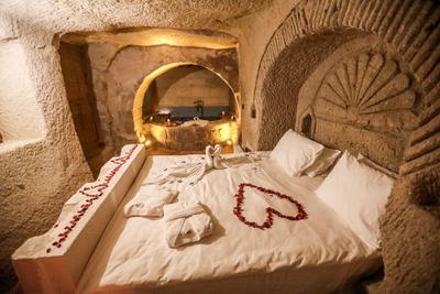 Mahperi Cappadocia Cave Suit