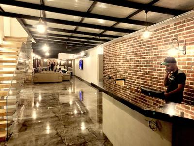 Victoria Hotel and Lounge