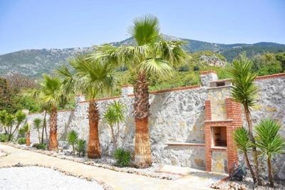 Villa Paradise Found