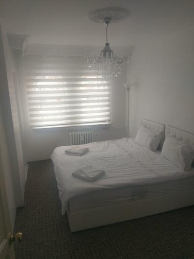 White Suite & Apartments