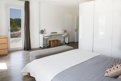 Important Group Villa Olivia