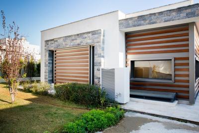 Important Group Villa Prestige
