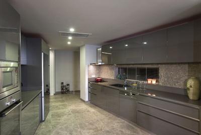 Important Group Villa Adam Residence