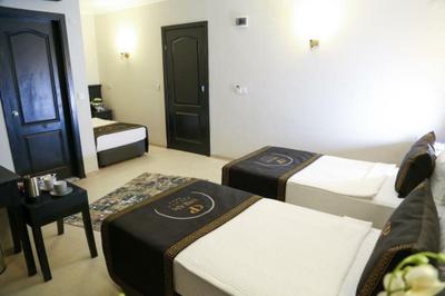 Dream Palace Hotel
