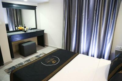 Dream Palace Hotel