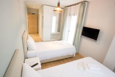 Pharos Otel