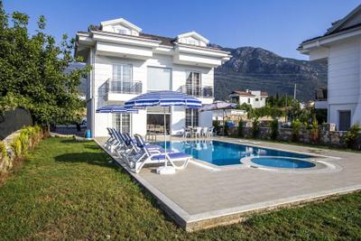 Villa Frezya by Villamnet