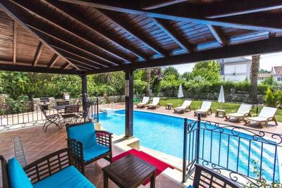 Villa Sierra by Villamnet