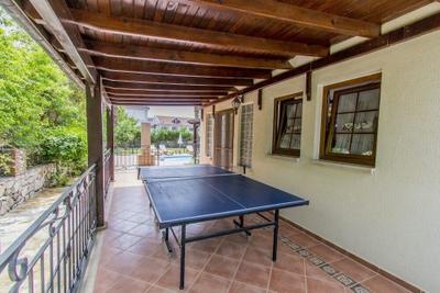 Villa Sierra by Villamnet