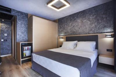 Redstone Hotel