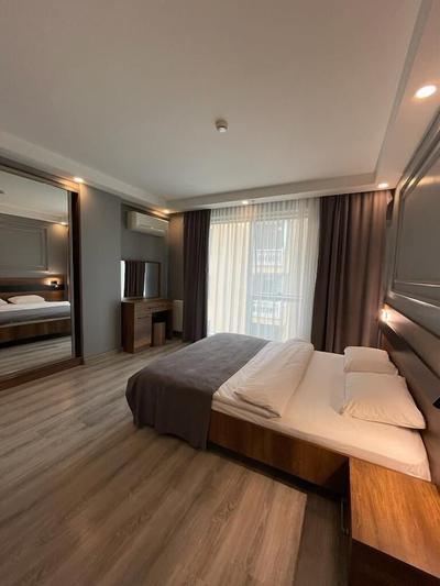 On4 Rooms & Suites