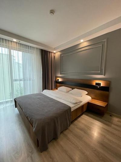 On4 Rooms & Suites
