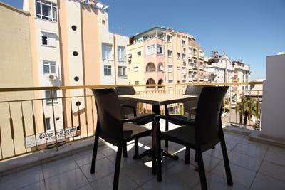Golden Spark Hotel & Apart