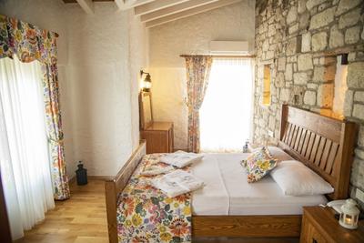 Aymesev Tas Otel