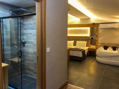 The Green Park Hotel