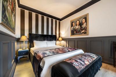 Art & Interiors Boutique Hotel
