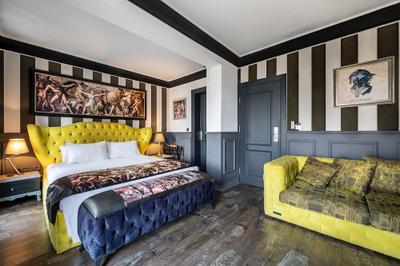 Art & Interiors Boutique Hotel