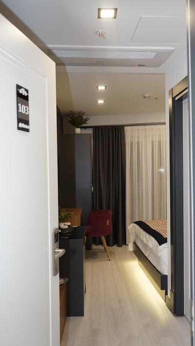 La Vita Suites
