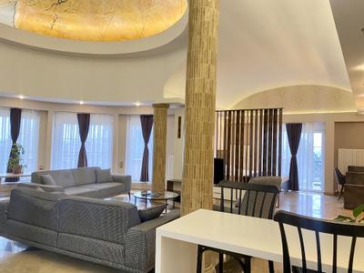 Blackmoon Villa Hotel