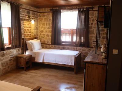Famous Family Hotel