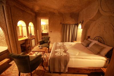 Sarnich Cave Suites