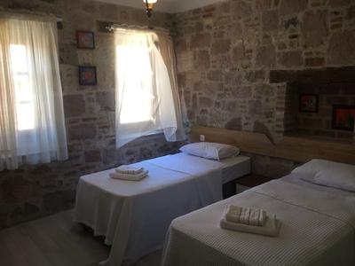 Hayat Alti Otel Ayvalik