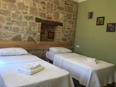 Hayat Alti Otel Ayvalik