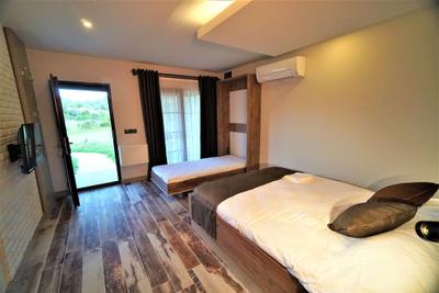Milyos Hobbit Hotel