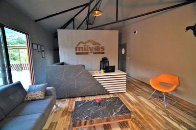 Milyos Hobbit Hotel