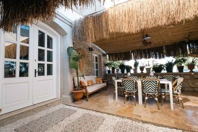 Mono Hotels