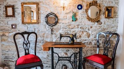 1870 Tas Konak Otel Sanat Sokagi