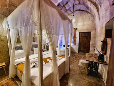 Lavinia Cappadocia Cave