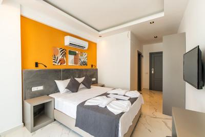 Leonis Hotel