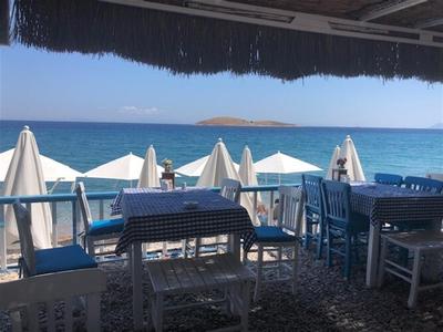 Kiyi Suites & Restaurant