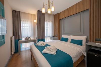 Lynda Hotel