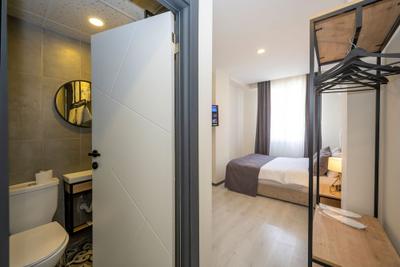 Gloria Airport Hotel