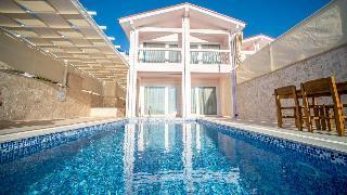 Villa Suel by Lucida Villas